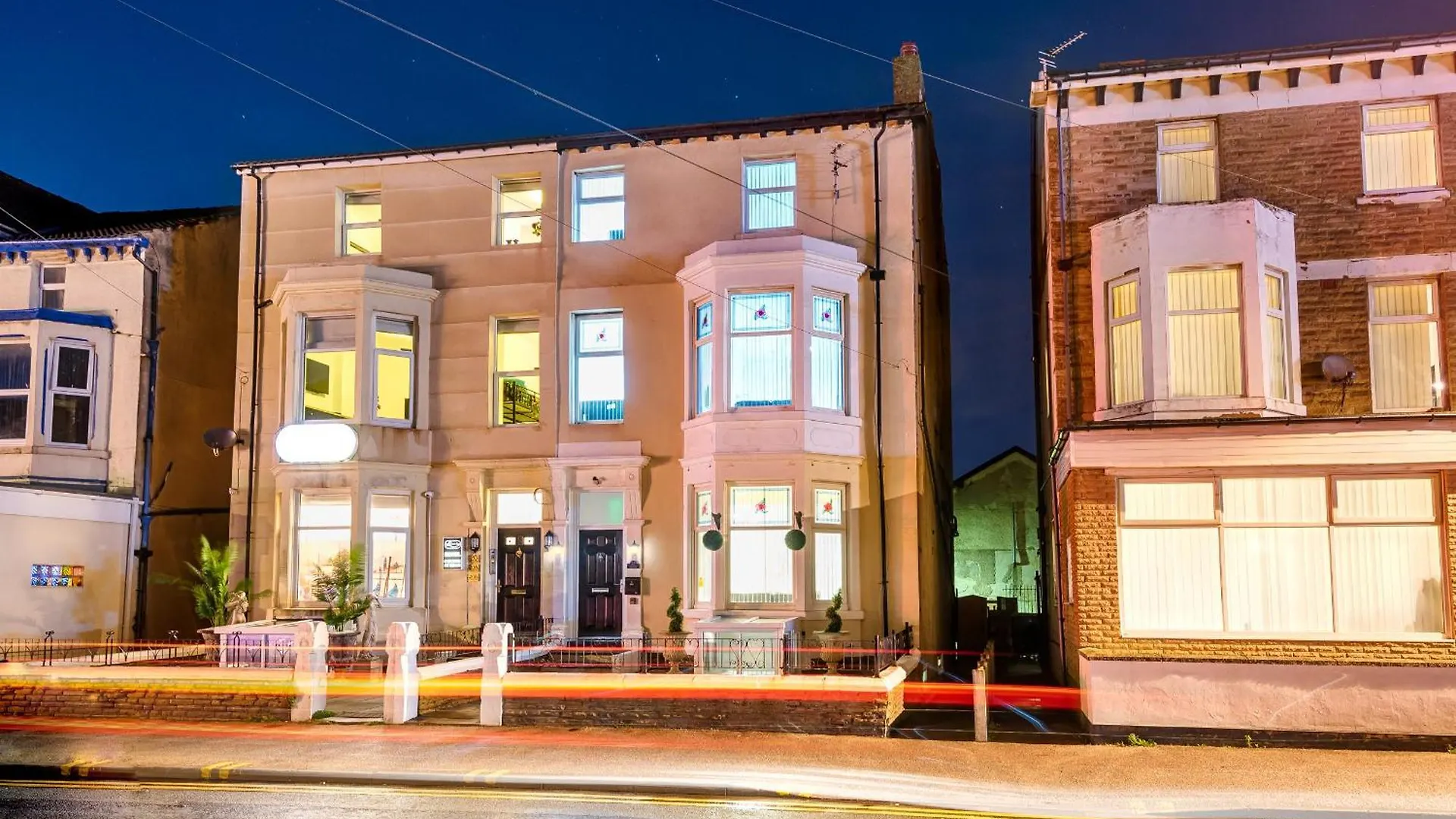 Velvet Coaster Apartments Blackpool 0*,