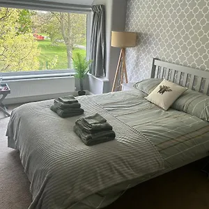  Homestay Lovely, Large Double Bedroom With Park View In